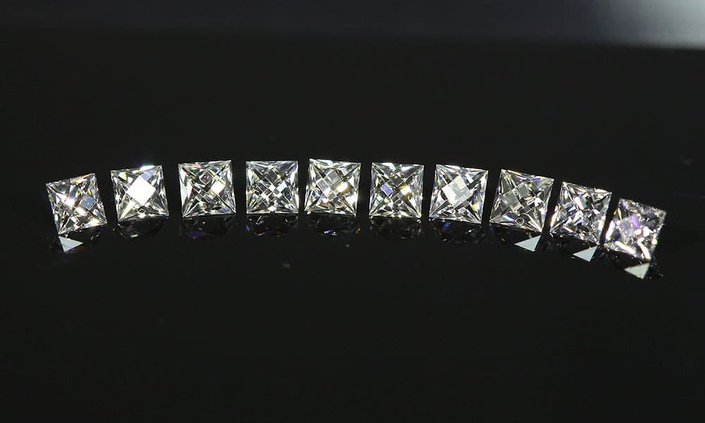 A beautiful 2 mm. French Cut Diamond line