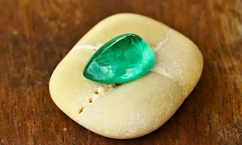 Cabochon Cut 4.95 carat Emerald