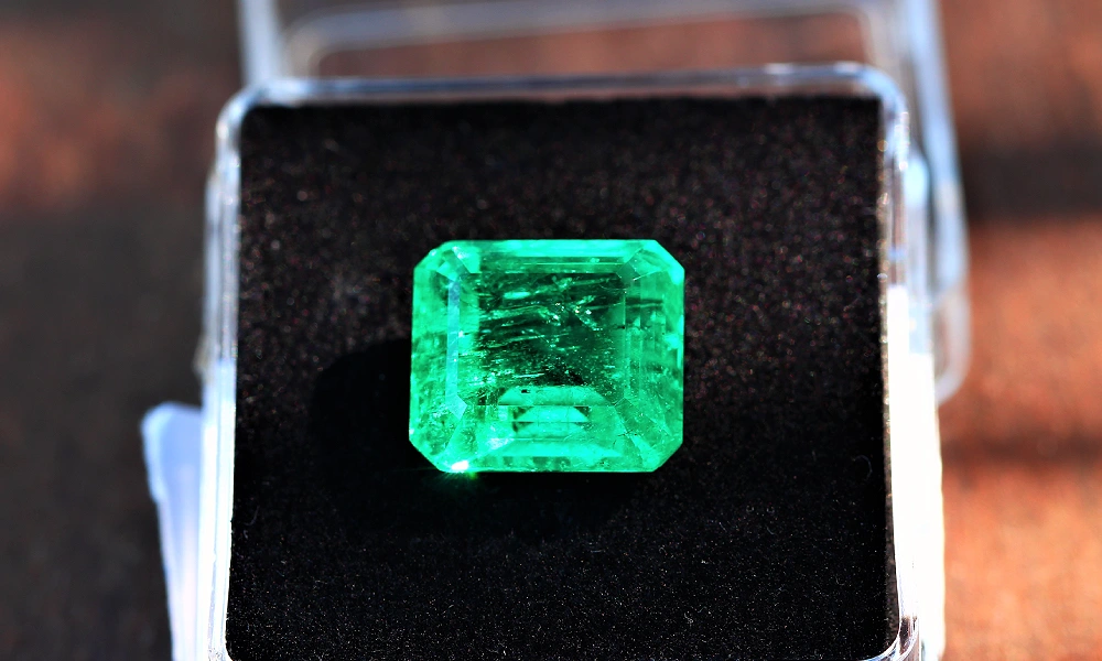Old Style Asscher Cut 10.37 carat Emerald