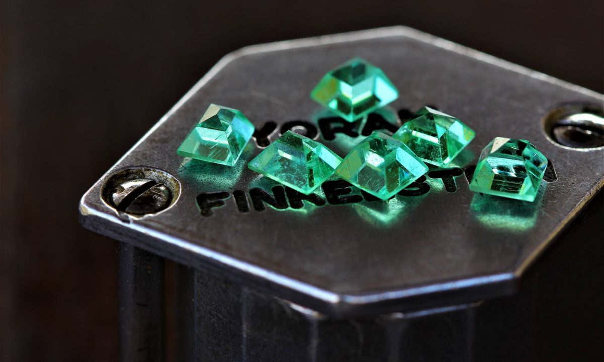 Vintage Emerald Carrés